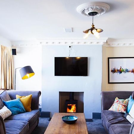 Cosy Open Plan Harbourside Inn With Superking Beds, Wood Burning Stove And Bar Torquay Exterior photo
