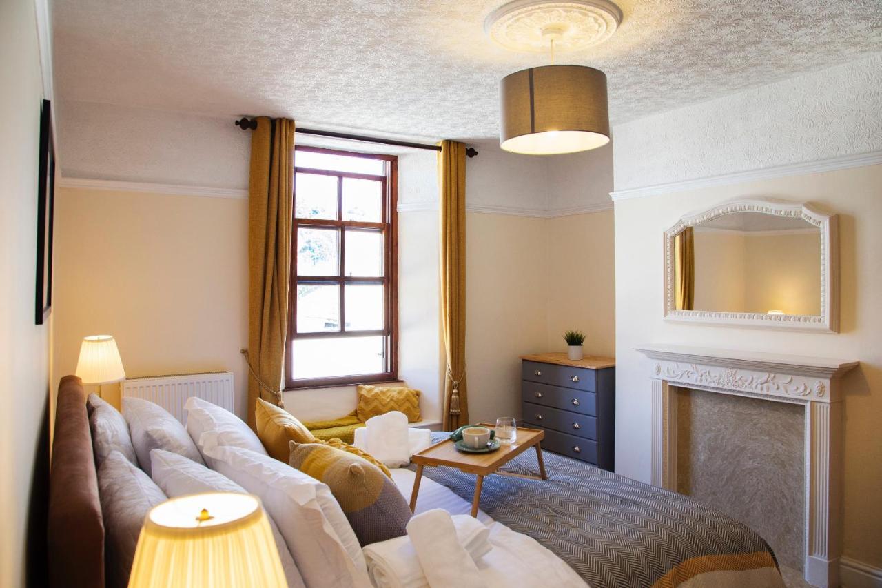 Cosy Open Plan Harbourside Inn With Superking Beds, Wood Burning Stove And Bar Torquay Exterior photo