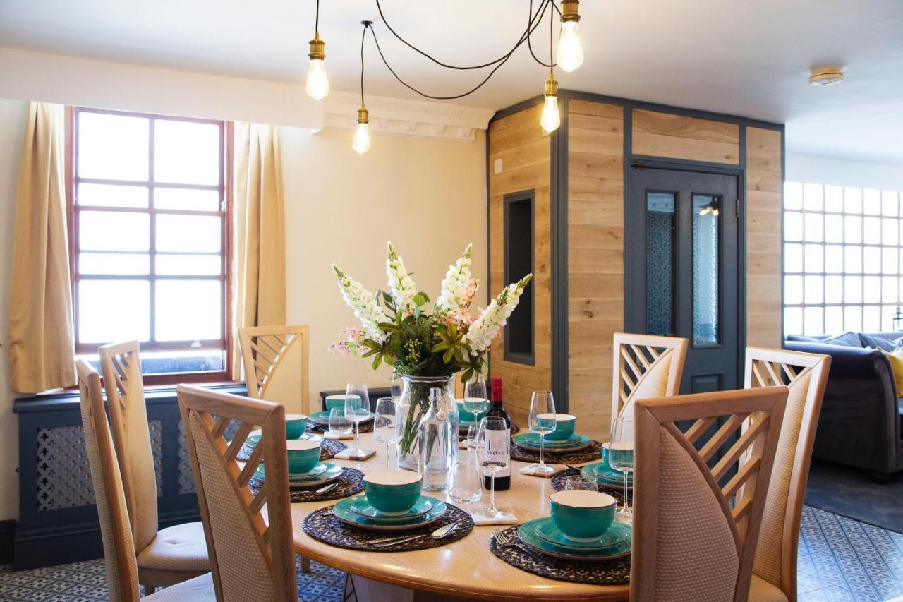 Cosy Open Plan Harbourside Inn With Superking Beds, Wood Burning Stove And Bar Torquay Exterior photo